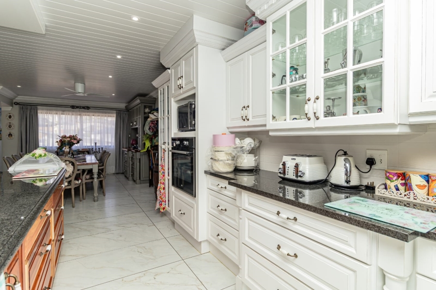 4 Bedroom Property for Sale in Monte Christo Western Cape